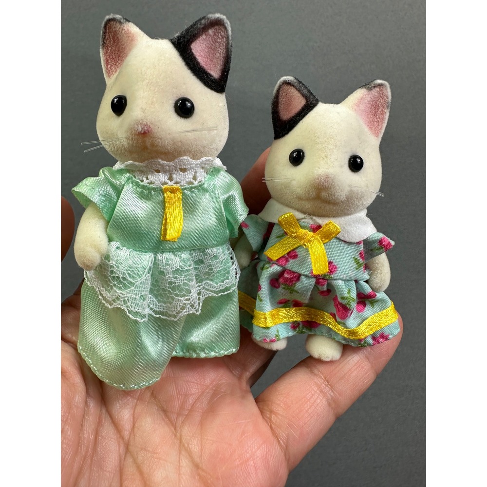 Calico Critters Sylvanian Families Tuxedo Cat Mother and Sister Figures Set